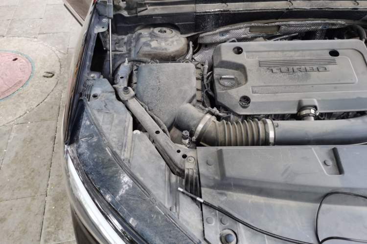 Used Buick Envision 2020 Encore S 652T All-Wheel-Drive Avenir Engine Bay Right