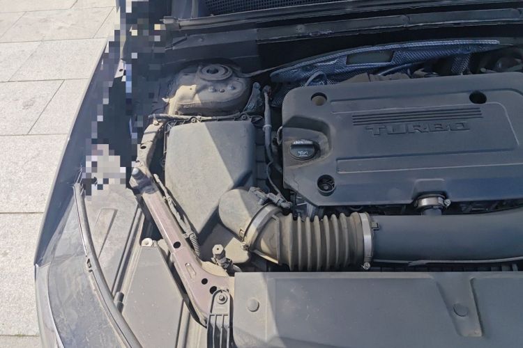 Used Buick Envision 2020 Encore S 652T All-Wheel-Drive Avenir Engine Bay Right