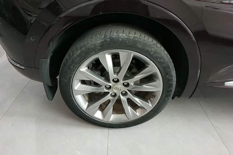 Used Buick Envision 2020 Encore S 652T All-Wheel-Drive Avenir Exterior 5