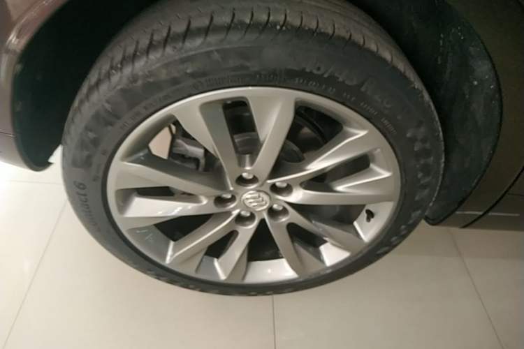 Used Buick Envision 2020 Encore S 652T All-Wheel-Drive Avenir Exterior 5