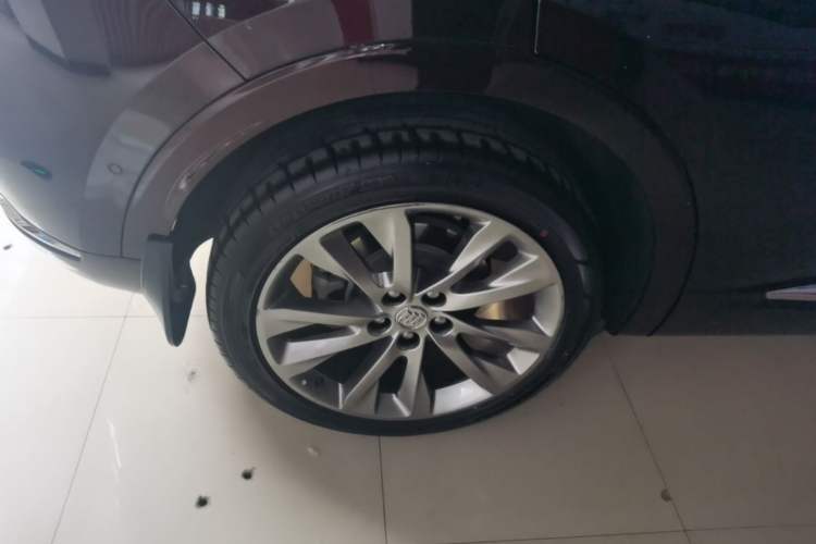 Used Buick Envision 2020 Encore S 652T All-Wheel-Drive Avenir Exterior 5