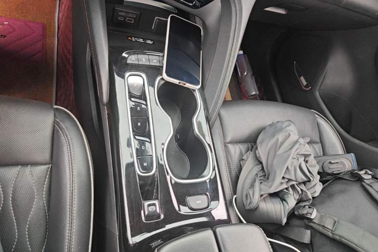 Used Buick Envision 2020 Encore S 652T All-Wheel-Drive Avenir Gear Lever