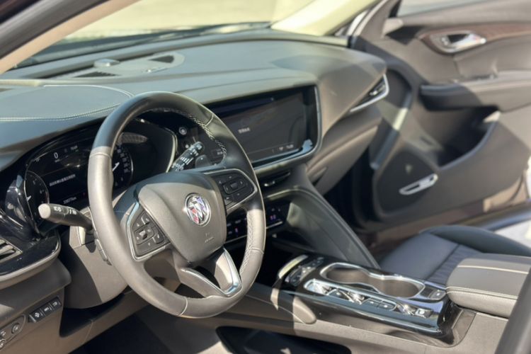 Used Buick Envision 2020 Encore S 652T All-Wheel-Drive Avenir Interior 1