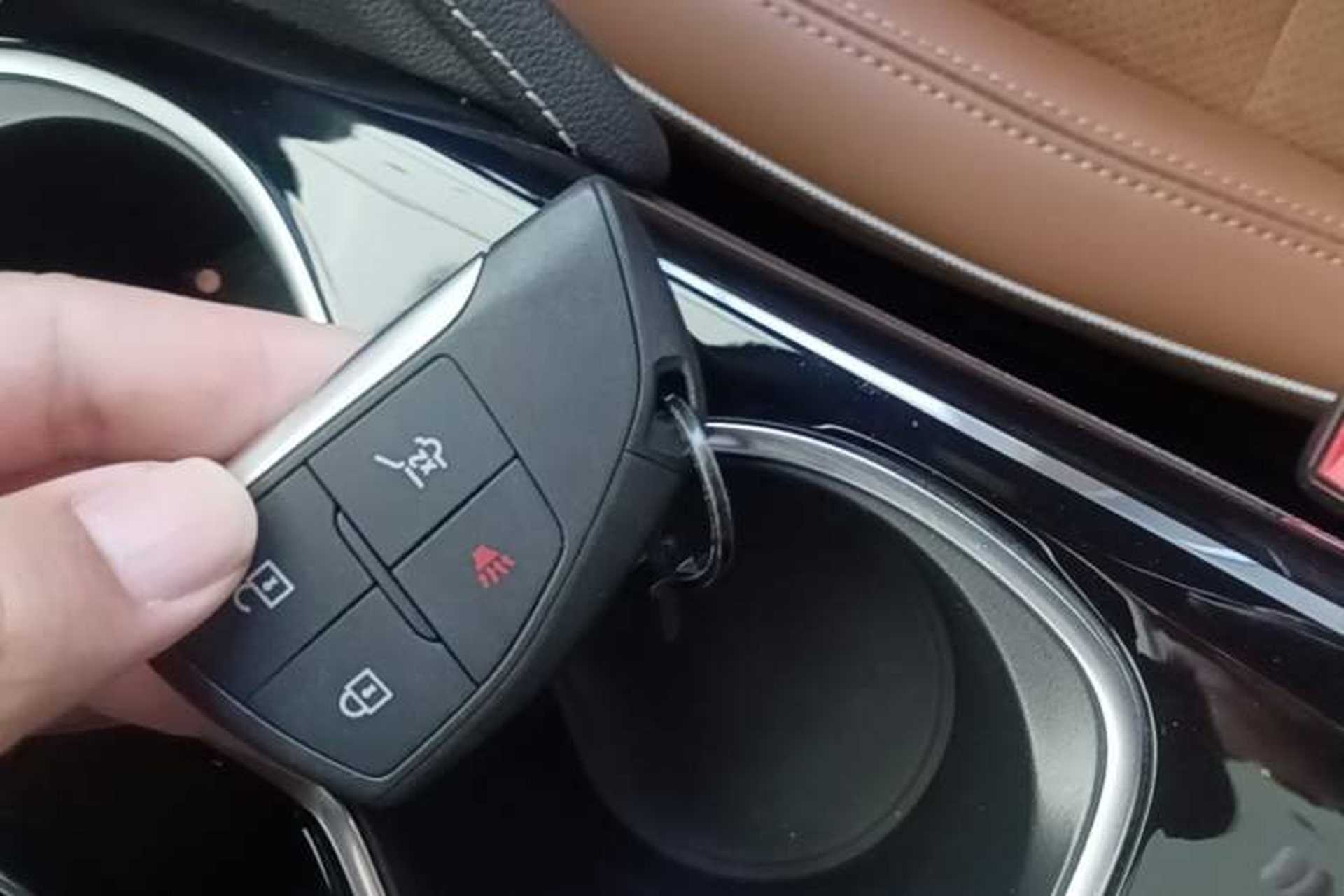 Used Buick Envision 2020 Encore S 652T Two-Wheel Drive Luxury Model Interior 1