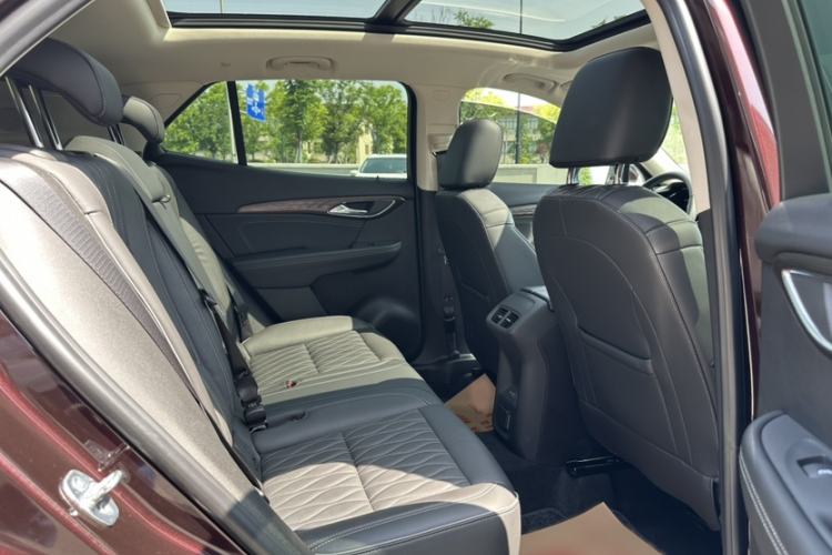 Used Buick Envision 2020 Encore S 652T All-Wheel-Drive Avenir Interior 3