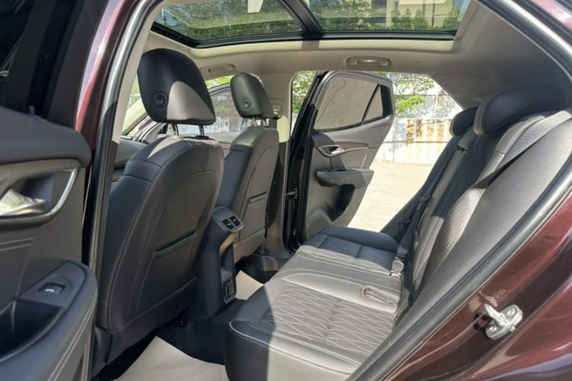 Used Buick Envision 2020 Encore S 652T All-Wheel-Drive Avenir Interior 8