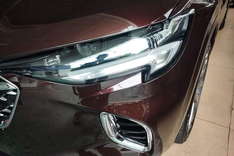 Used Buick Envision 2020 Encore S 652T All-Wheel-Drive Avenir Left Front Headlight