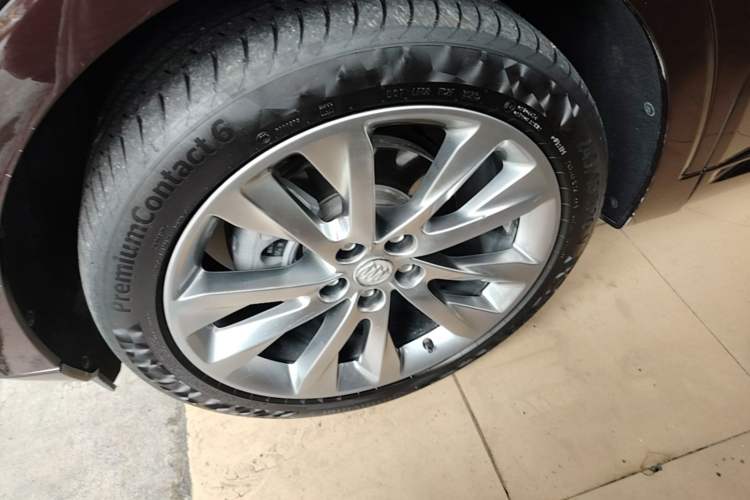 Used Buick Envision 2020 Encore S 652T All-Wheel-Drive Avenir Left Front Wheel Hub