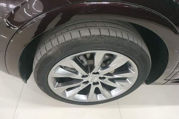 Used Buick Envision 2020 Encore S 652T All-Wheel-Drive Avenir Left Front Wheel Hub
