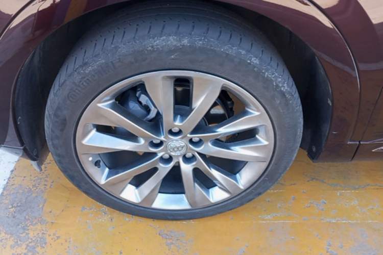 Used Buick Envision 2020 Encore S 652T All-Wheel-Drive Avenir Left Front Wheel Hub