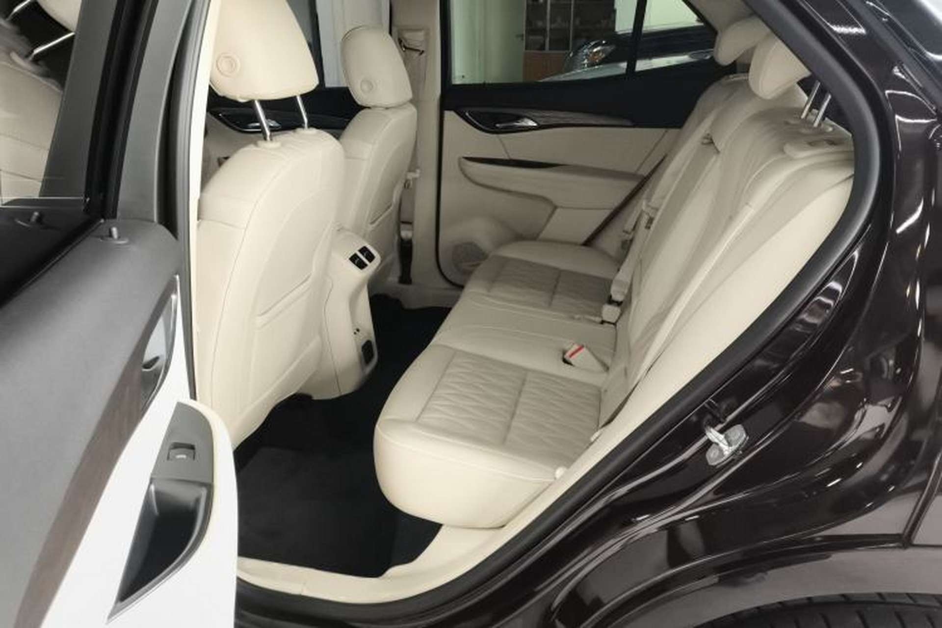 Used Buick Envision 2020 Encore S 652T All-Wheel-Drive Avenir Left Rear Seat