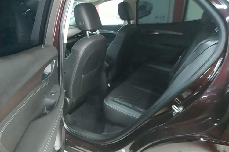 Used Buick Envision 2020 Encore S 652T All-Wheel-Drive Avenir Left Rear Seat
