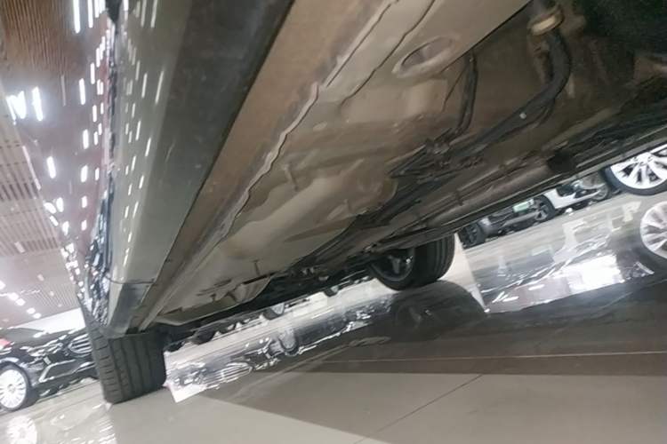 Used Buick Envision 2020 Encore S 652T All-Wheel-Drive Avenir Left Side Sill