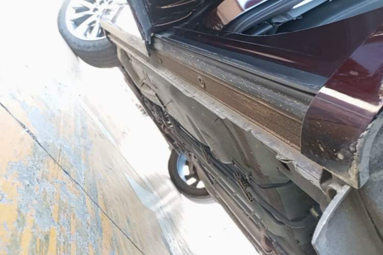 Used Buick Envision 2020 Encore S 652T All-Wheel-Drive Avenir Left Side Sill
