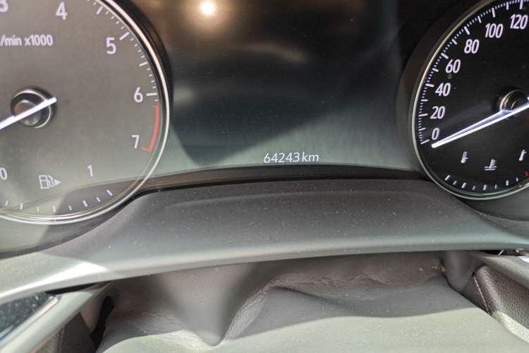 Used Buick Envision 2020 Encore S 652T All-Wheel-Drive Avenir Odometer Close Up