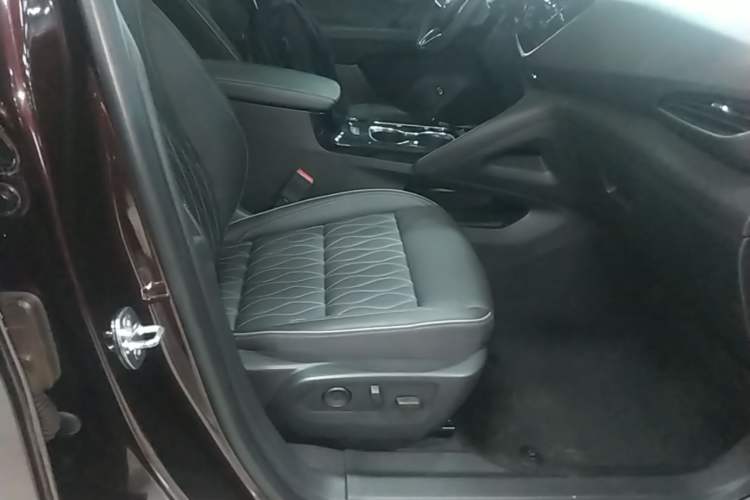 Used Buick Envision 2020 Encore S 652T All-Wheel-Drive Avenir Right Front Seat