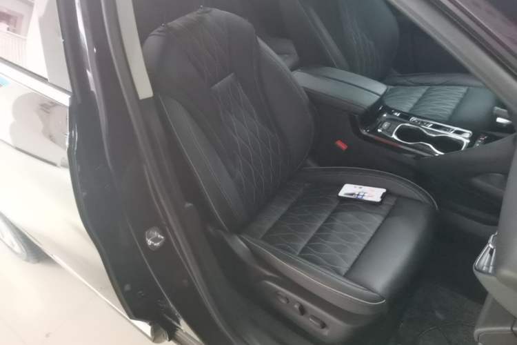 Used Buick Envision 2020 Encore S 652T All-Wheel-Drive Avenir Right Front Seat