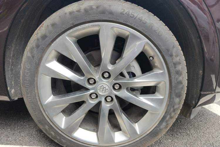 Used Buick Envision 2020 Encore S 652T All-Wheel-Drive Avenir Right Front Wheel Hub