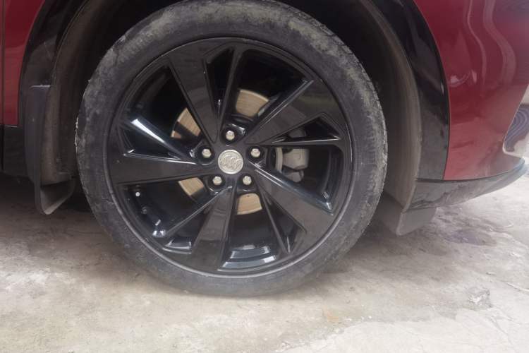 Used Buick Envision 2020 Encore GX S 652T Two-Wheel-Drive Limited-Edition S Sport Version Right Front Wheel Hub