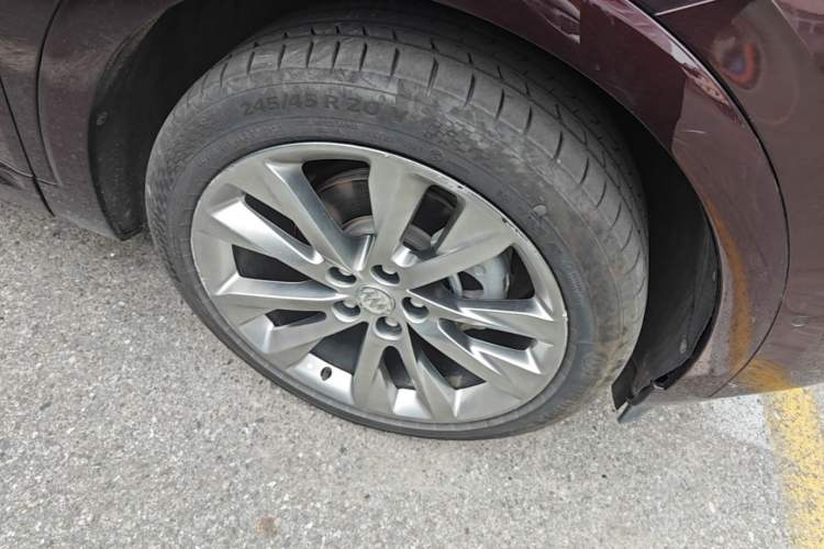 Used Buick Envision 2020 Encore S 652T All-Wheel-Drive Avenir Right Front Wheel Hub