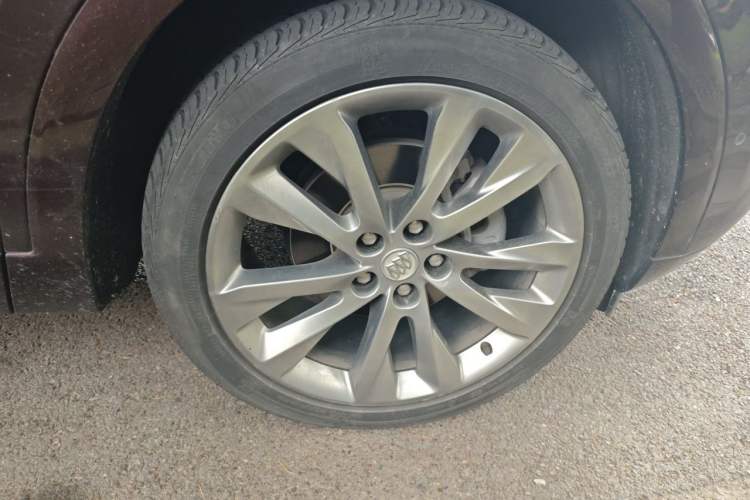 Used Buick Envision 2020 Encore S 652T All-Wheel-Drive Avenir Right Front Wheel Hub