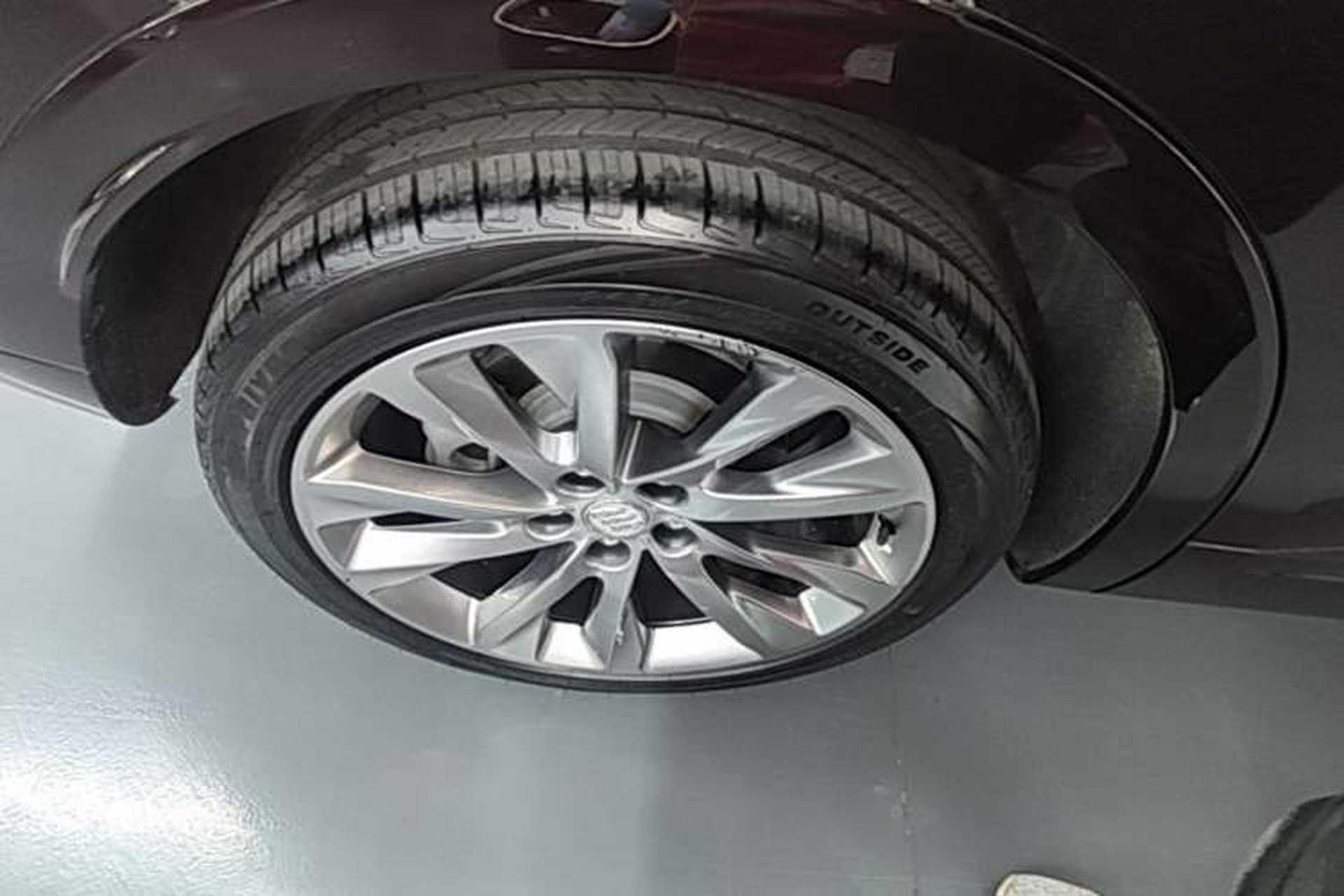 Used Buick Envision 2020 Encore S 652T All-Wheel-Drive Avenir Right Rear Wheel Hub