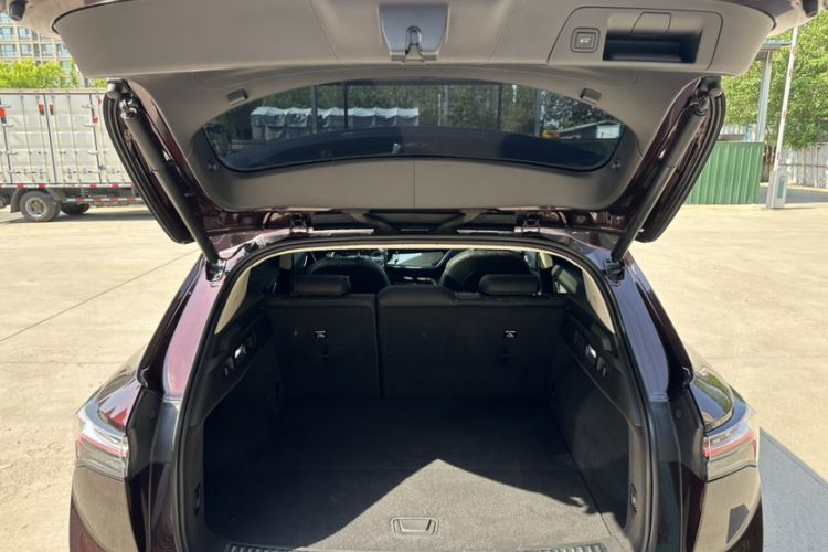 Used Buick Envision 2020 Encore S 652T All-Wheel-Drive Avenir Trunk