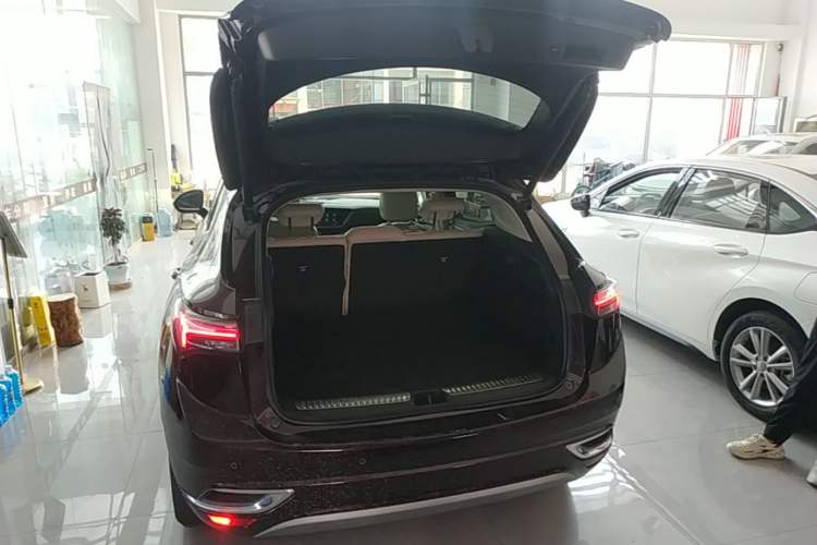 Used Buick Envision 2020 Encore S 652T All-Wheel-Drive Avenir Trunk