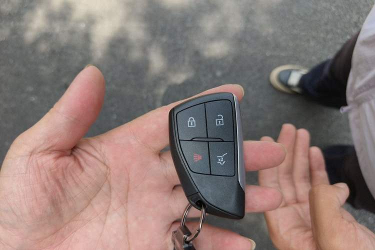 Used Buick Envision 2020 Encore S 652T All-Wheel-Drive Avenir Vehicle Key