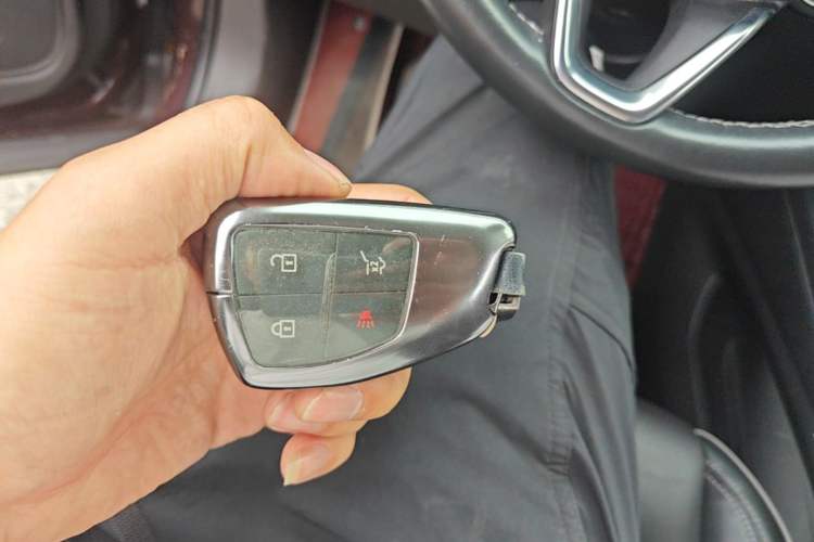 Used Buick Envision 2020 Encore S 652T All-Wheel-Drive Avenir Vehicle Key