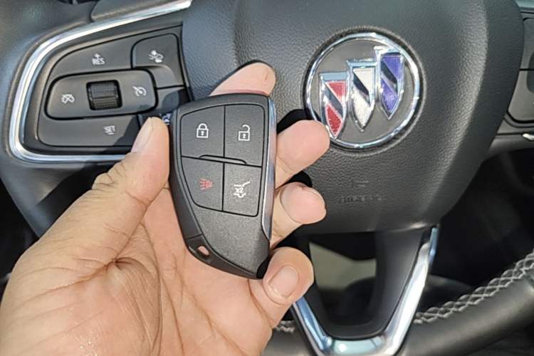 Used Buick Envision 2020 Encore S 652T All-Wheel-Drive Avenir Vehicle Key