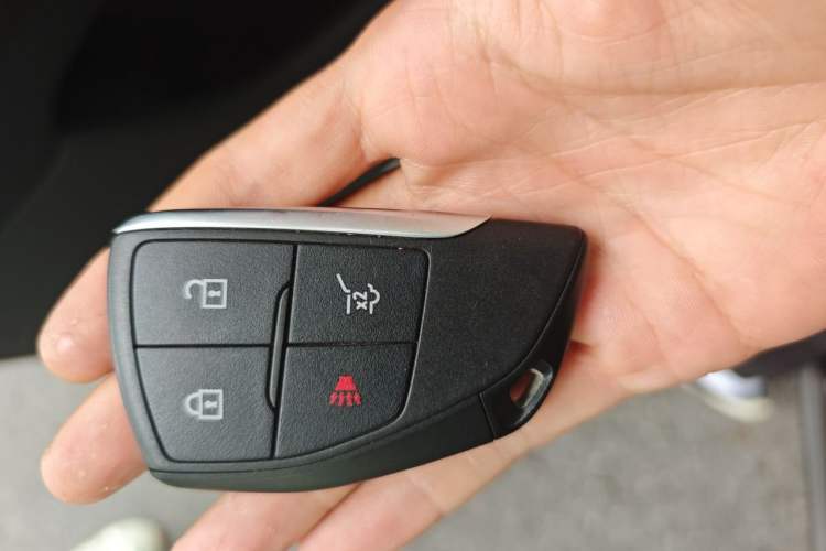 Used Buick Envision 2020 Encore S 652T All-Wheel-Drive Avenir Vehicle Key