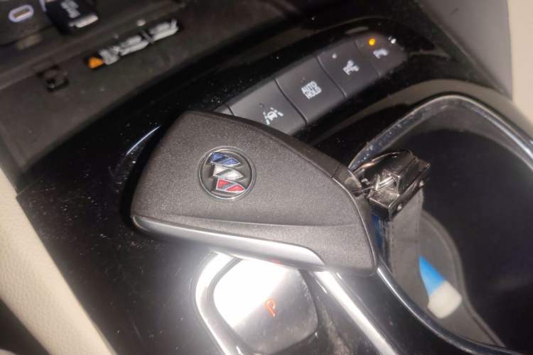 Used Buick Envision 2020 Encore S 652T All-Wheel-Drive Avenir Vehicle Key