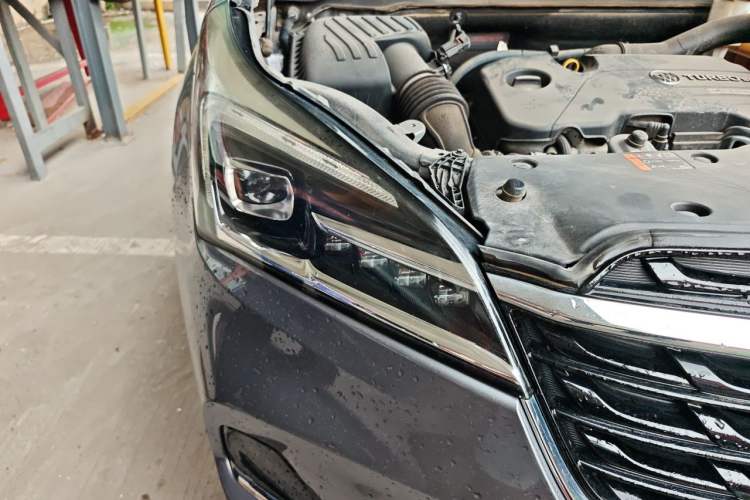 Used Buick Envision 2020 20T Two-Wheel Drive Elite Version Right Front Headlight