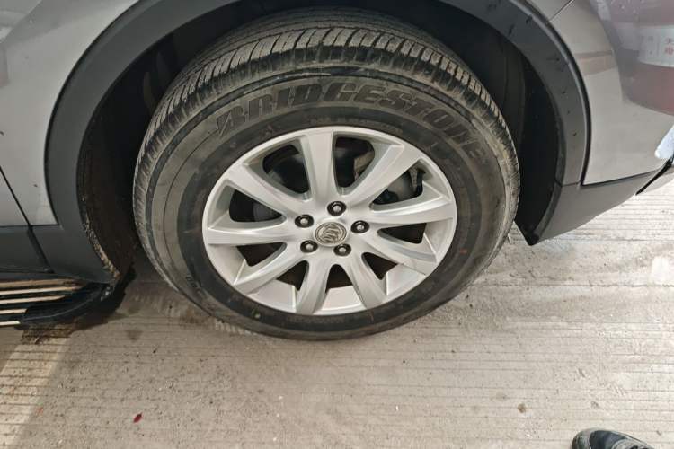 Used Buick Envision 2020 20T Two-Wheel Drive Elite Version Right Front Wheel Hub