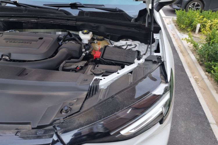 Used Buick Envision 2020 Onix S 652T Two-Wheel Drive Elite Model Engine Bay Left