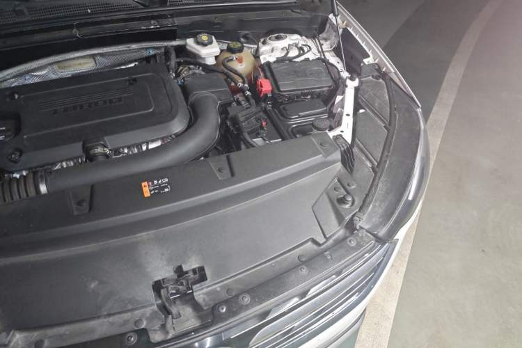 Used Buick Envision 2020 Encore S 652T Two-Wheel Drive Luxury Model Engine Bay Left