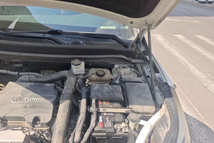 Used Buick Envision 2020 20T Two-Wheel Drive Elite Version Engine Bay Left
