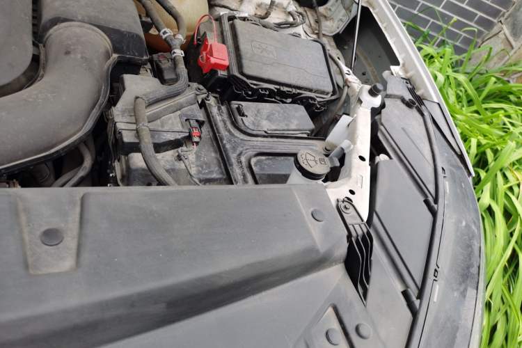 Used Buick Envision 2020 Encore GX S 652T Two-Wheel-Drive Limited-Edition S Sport Version Engine Bay Left