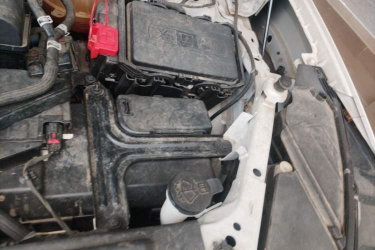 Used Buick Envision 2020 Encore S 652T Two-Wheel Drive Luxury Model Engine Bay Left