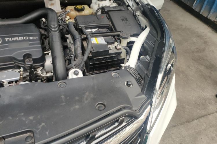 Used Buick Envision 2020 20T Two-Wheel Drive Elite Version Engine Bay Left