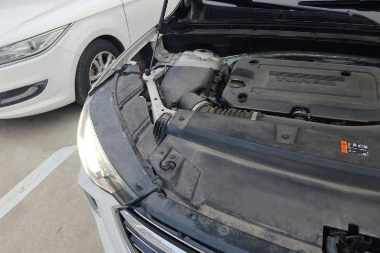 Used Buick Envision 2020 Encore S 652T Four-Wheel Drive Luxury Model Engine Bay Right