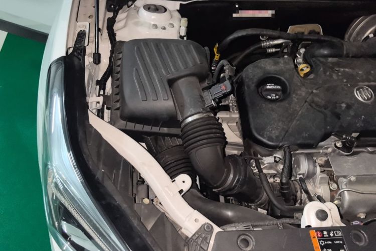 Used Buick Envision 2020 20T Two-Wheel Drive Elite Version Engine Bay Right