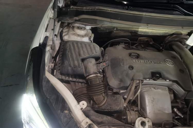 Used Buick Envision 2020 28T Four-Wheel Drive Elite Version Engine Bay Right