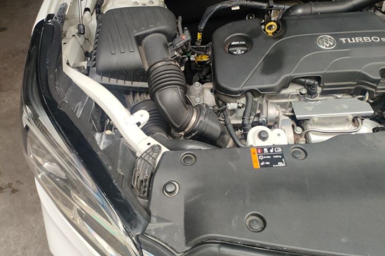 Used Buick Envision 2020 20T Two-Wheel Drive Elite Version Engine Bay Right