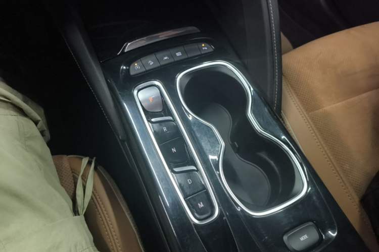 Used Buick Envision 2020 Encore S 652T Four-Wheel Drive Luxury Model Gear Lever
