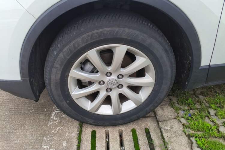 Used Buick Envision 2020 20T Two-Wheel Drive Leading Version Left Front Wheel Hub