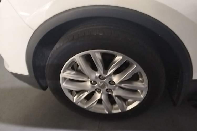 Used Buick Envision 2020 28T Four-Wheel Drive Elite Version Left Front Wheel Hub