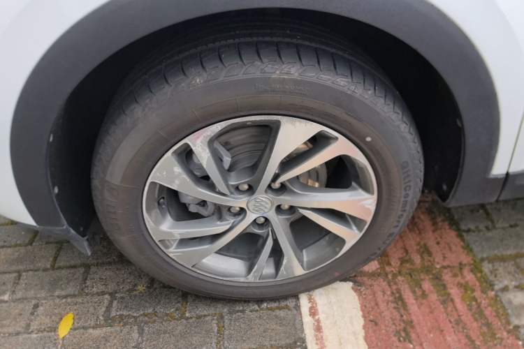 Used Buick Envision 2020 Encore S 652T Two-Wheel Drive Luxury Model Left Front Wheel Hub