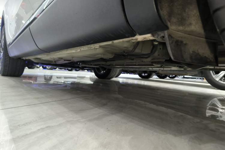Used Buick Envision 2020 Encore S 652T Two-Wheel Drive Luxury Model Left Side Sill